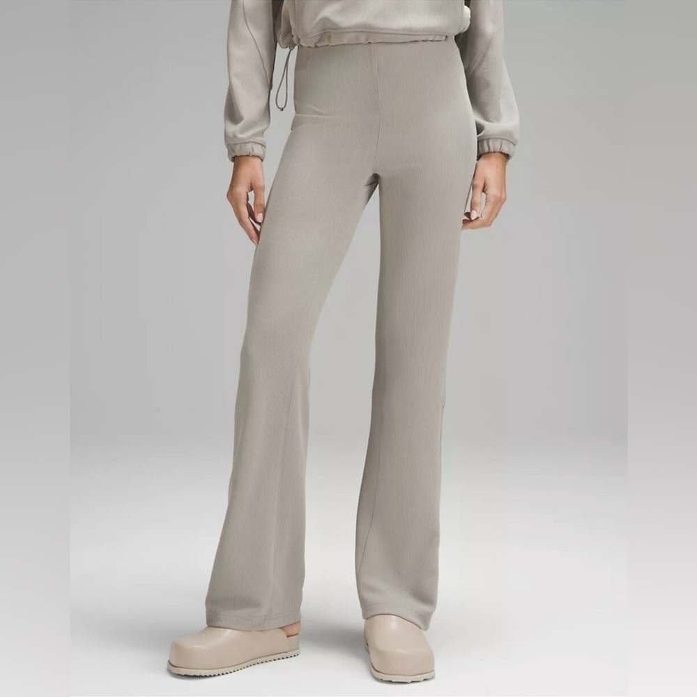 Lululemon Ribbed Softstreme Zip-Leg High-Rise Pant 31” Riverstone - Size 12